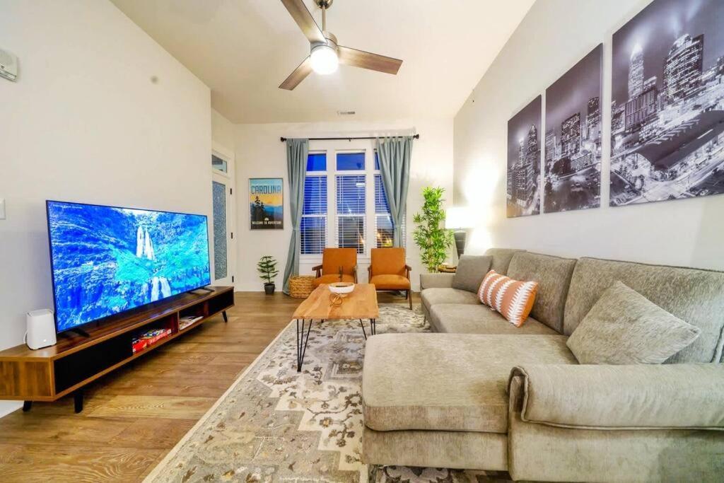Апартаменты New Stylish Getaway- 5 Mil To Uptown/3 Smart Tvs! Шарлотт Экстерьер фото